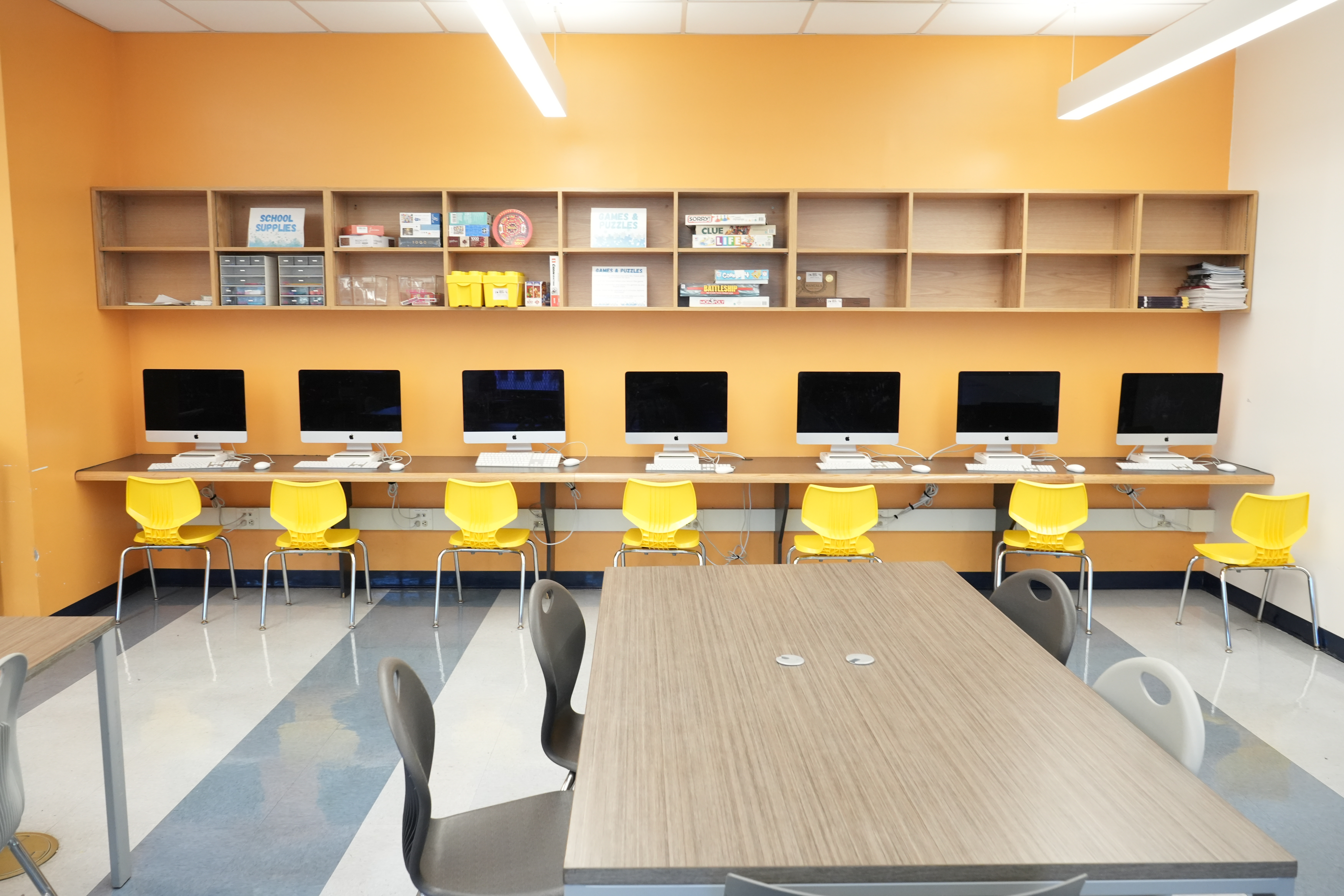 image of the school's computer lab